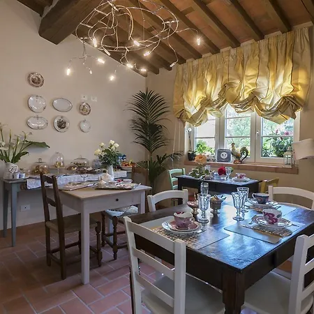 La Chiusa Delle Monache Bed & Breakfast 4*